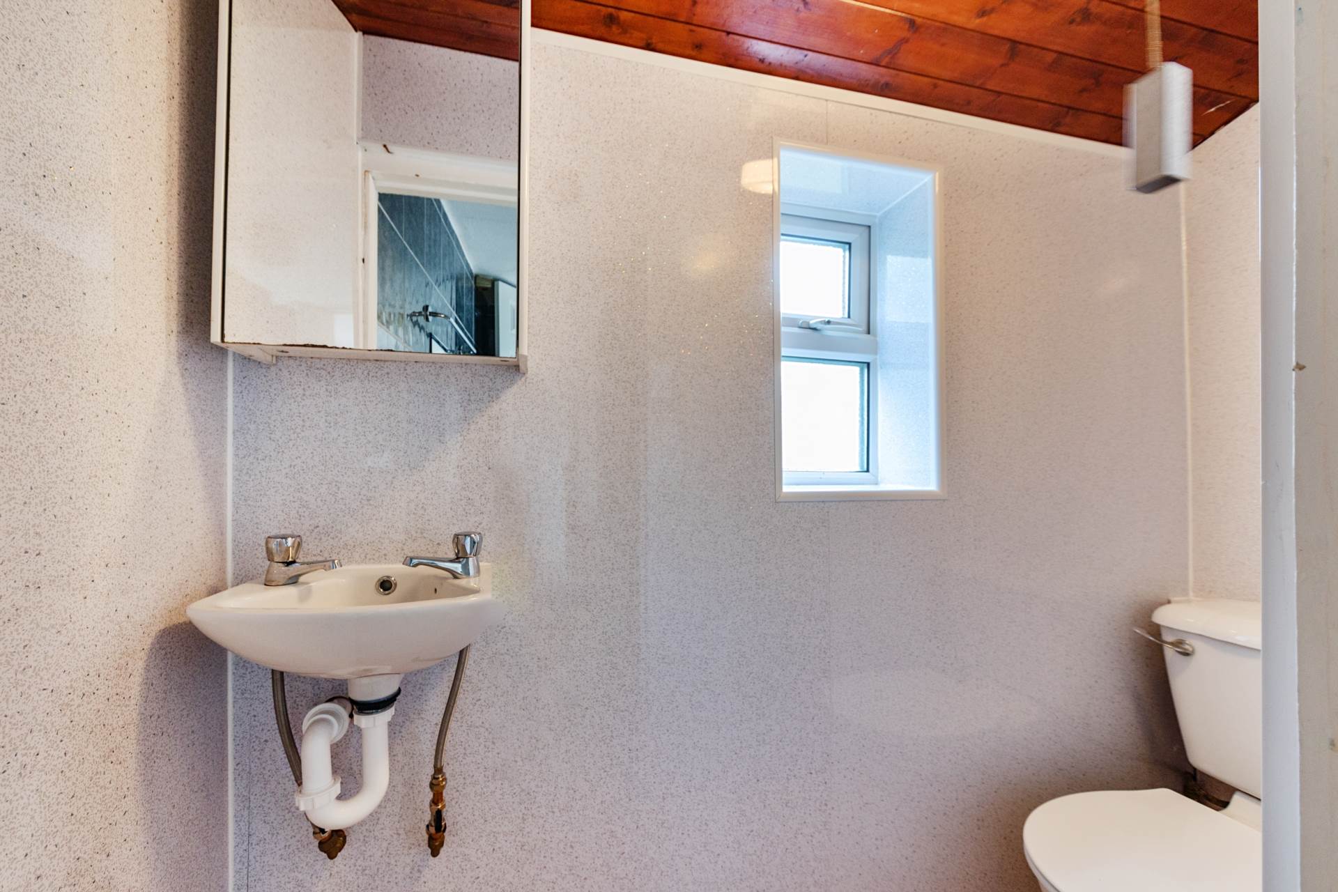 3 BEDROOM HOUSE- Sherwood Street, Reading, Image 17