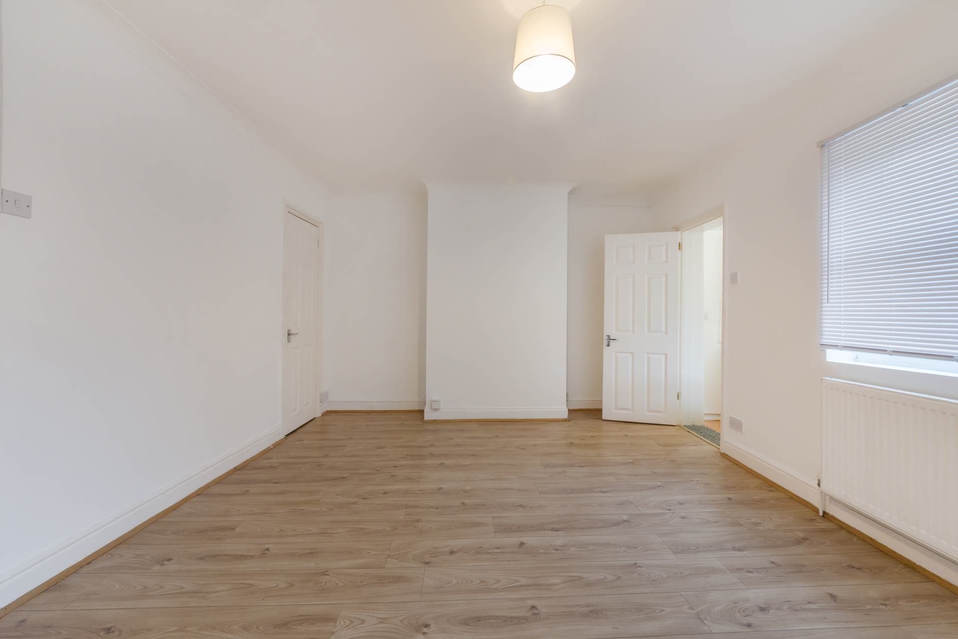 3 BEDROOM HOUSE- Sherwood Street, Reading, Image 2