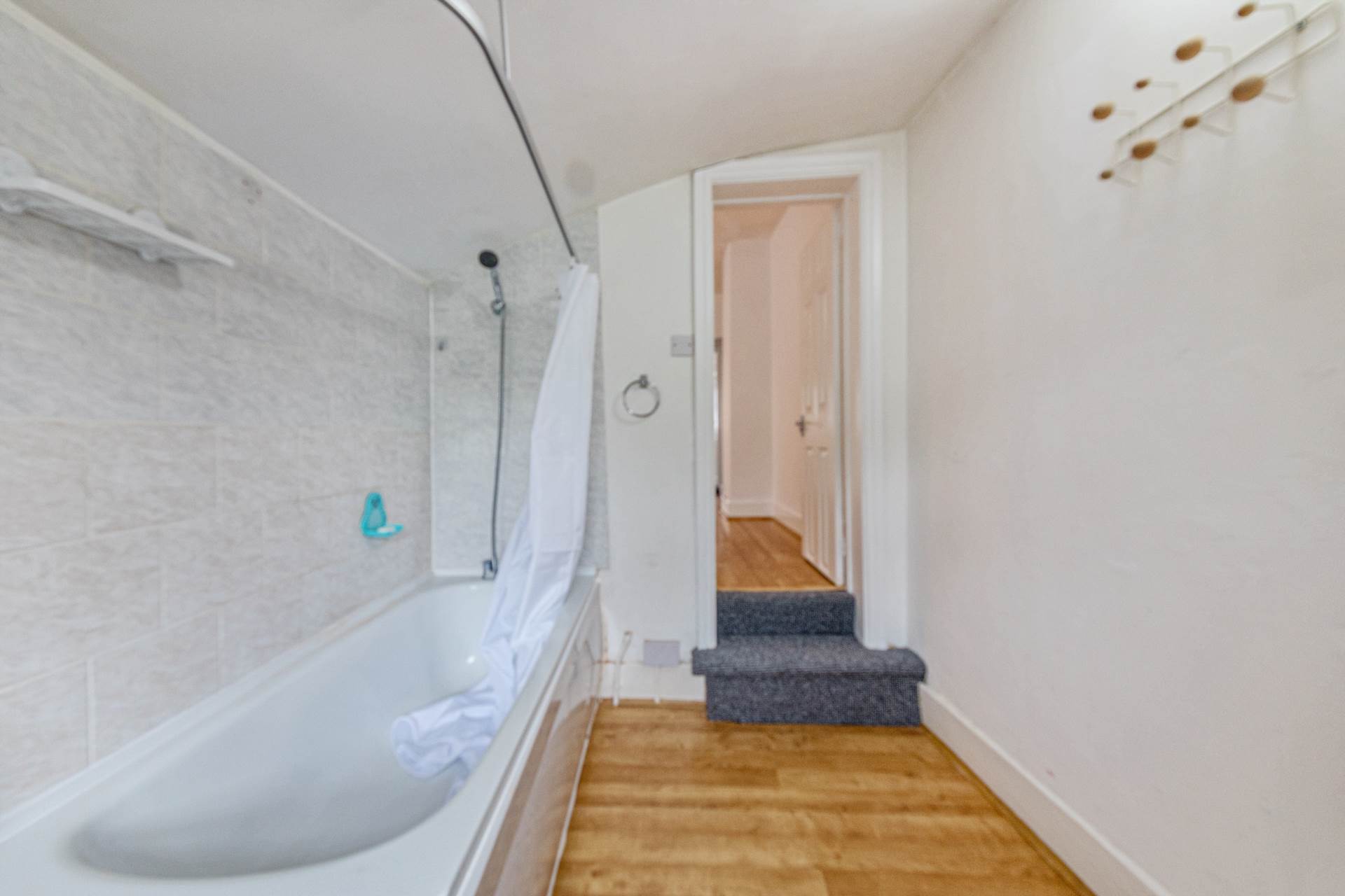 3 BEDROOM HOUSE- Sherwood Street, Reading, Image 23