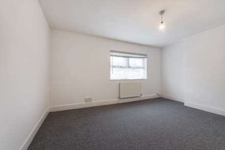 3 BEDROOM HOUSE- Sherwood Street, Reading, Image 11