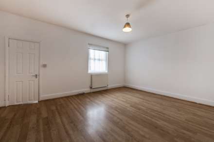 3 BEDROOM HOUSE- Sherwood Street, Reading, Image 12