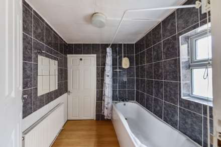 3 BEDROOM HOUSE- Sherwood Street, Reading, Image 15