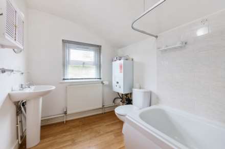 3 BEDROOM HOUSE- Sherwood Street, Reading, Image 21