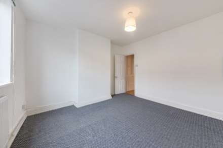 3 BEDROOM HOUSE- Sherwood Street, Reading, Image 5