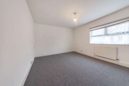 3 BEDROOM HOUSE- Sherwood Street, Reading, Image 6