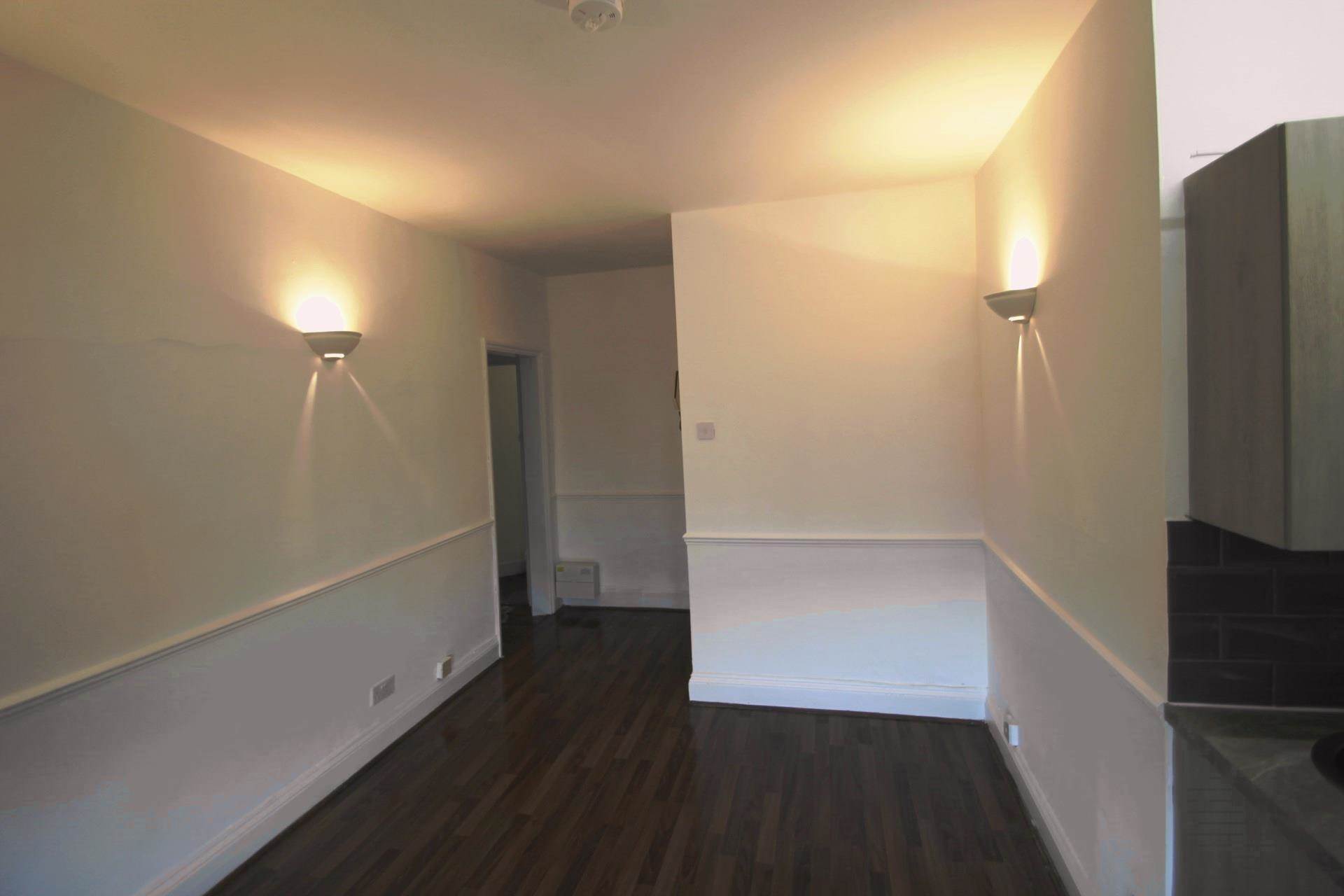 STUDIO FLAT FOR SALE, Castle Hill, Reading, Image 3