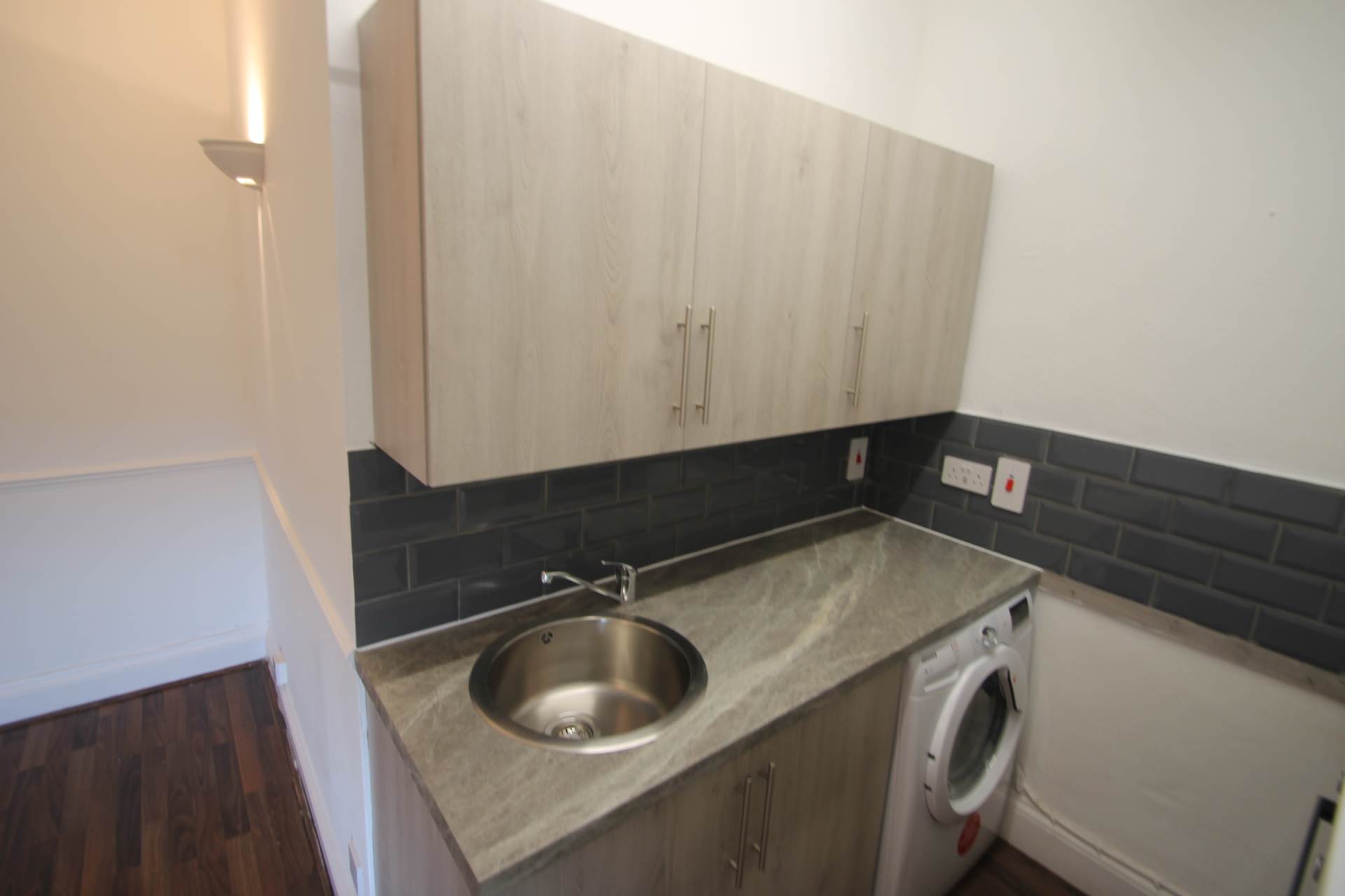 STUDIO FLAT FOR SALE, Castle Hill, Reading, Image 6