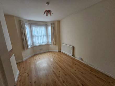 3 Bedroom Terrace, Kensington Road, Reading