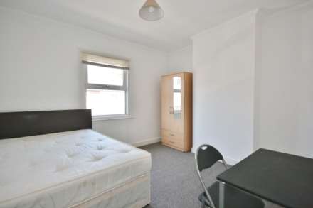 3 Bed- Filey Road, Reading, Image 7