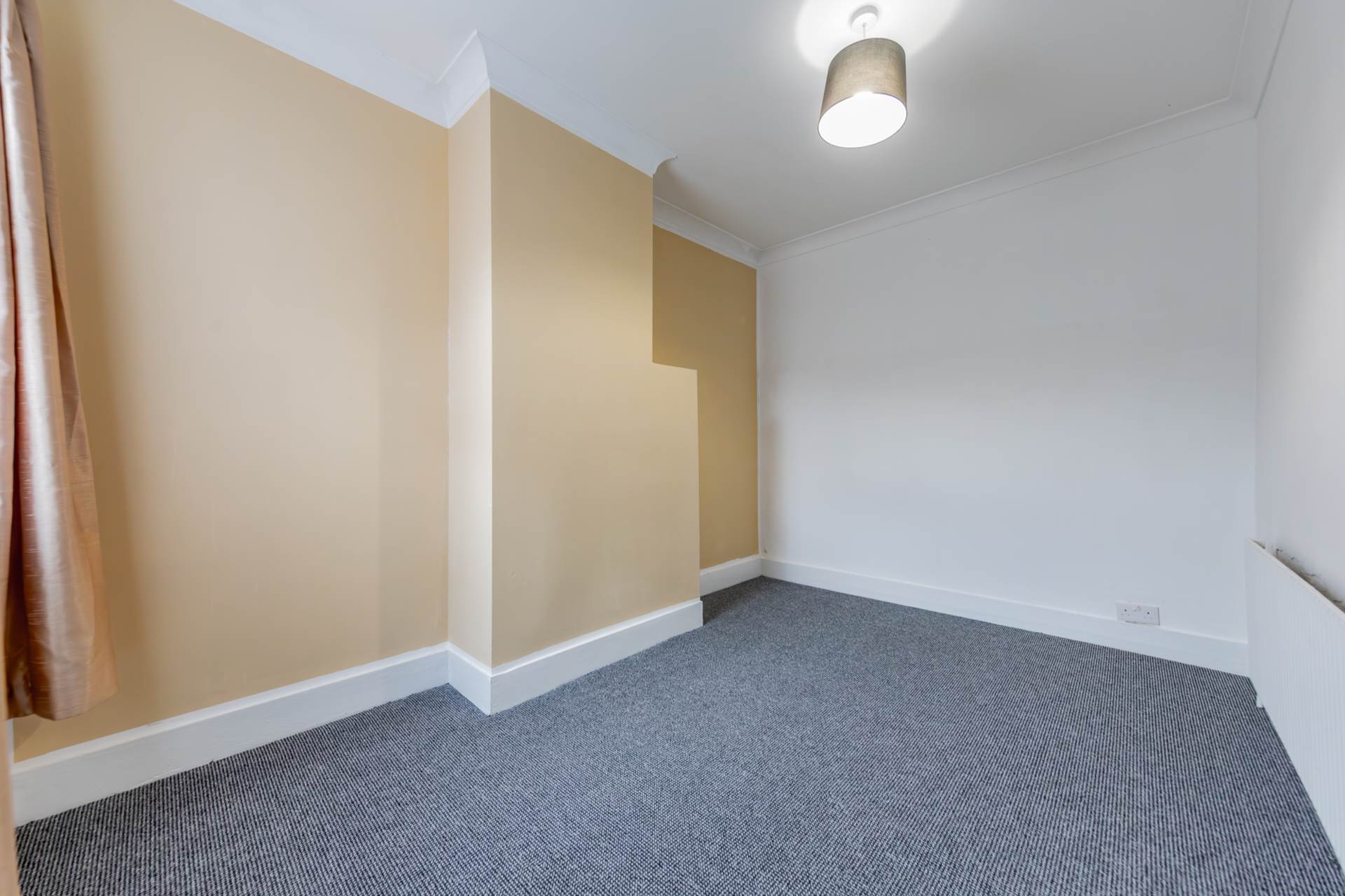 3 BEDROOM SPACIOUS PROPERTY - Water Road, Reading, Image 23