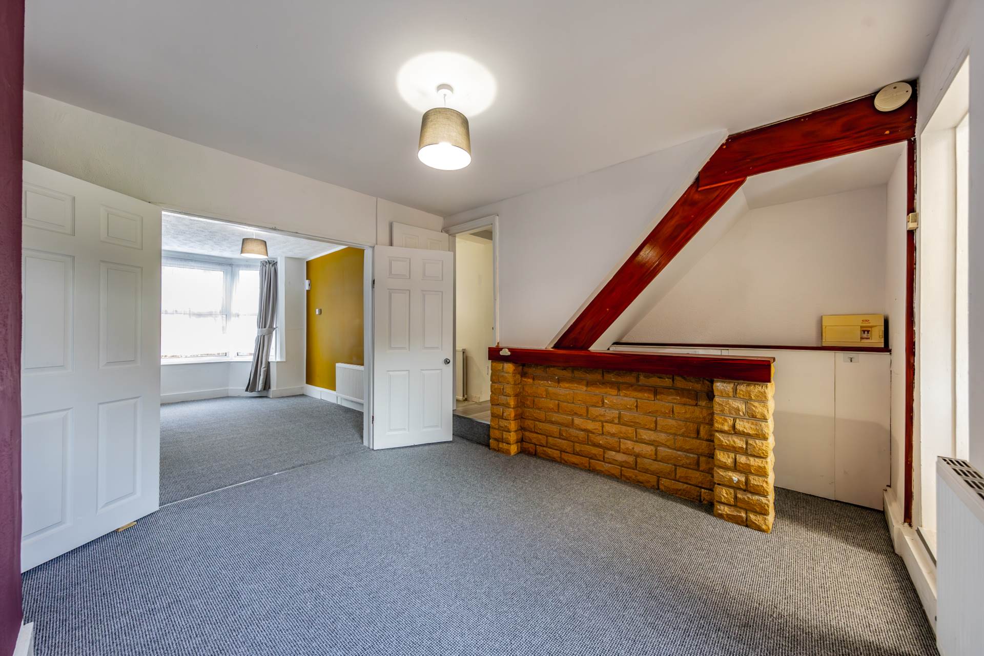 3 BEDROOM SPACIOUS PROPERTY - Water Road, Reading, Image 8