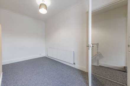 3 BEDROOM SPACIOUS PROPERTY - Water Road, Reading, Image 25