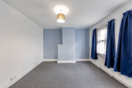 3 BEDROOM SPACIOUS PROPERTY - Water Road, Reading, Image 28