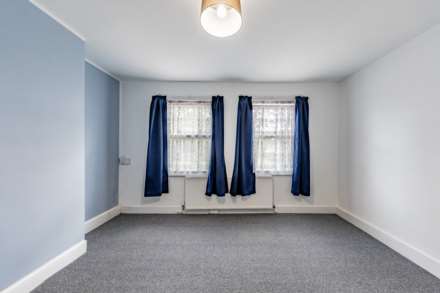 3 BEDROOM SPACIOUS PROPERTY - Water Road, Reading, Image 29