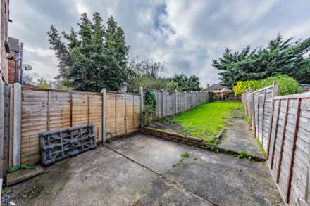 3 BEDROOM SPACIOUS PROPERTY - Water Road, Reading, Image 31