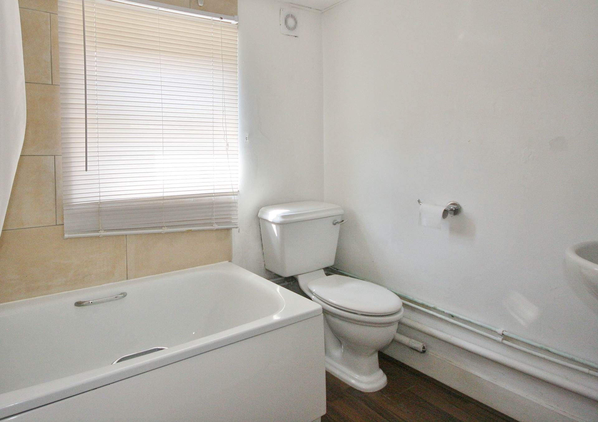 3/4 BEDROOM HOUSE- Manchester Road, Reading, Image 9
