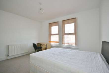 3/4 BEDROOM HOUSE- Manchester Road, Reading, Image 3