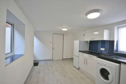 2 Bed Maisonette / Prospect Street, Reading, Image 2