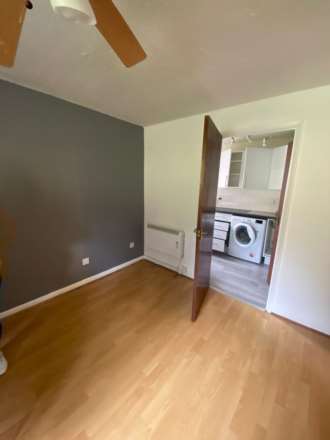 Tippett Rise, Reading - with private car park, Image 10