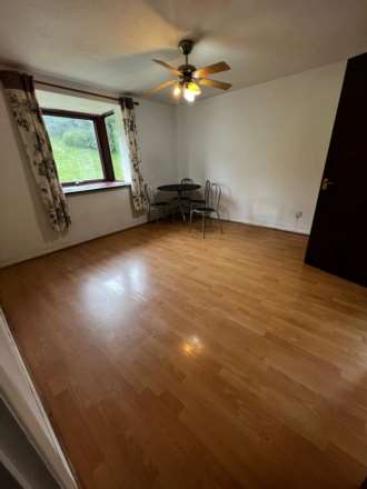 Tippett Rise, Reading - with private car park, Image 12
