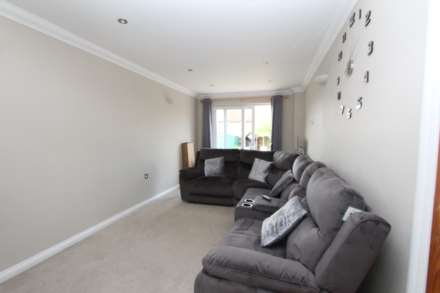 Rettendon Close, Rayleigh, Image 11