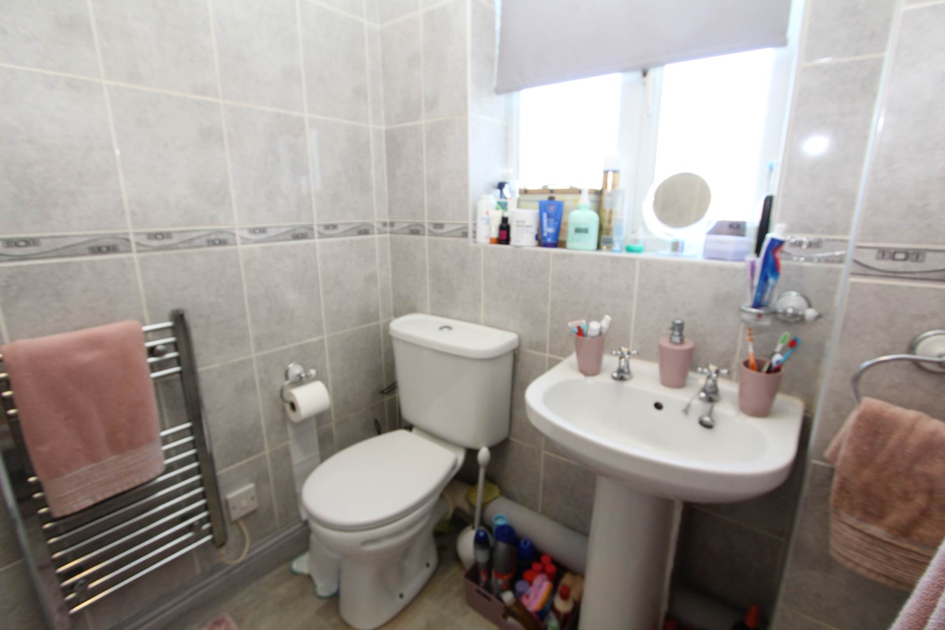 Pine Close Canvey Island, Image 7