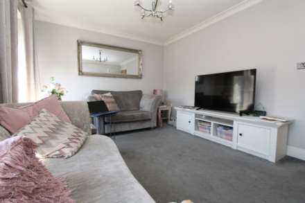 Pine Close Canvey Island, Image 2