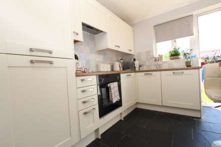 Pine Close Canvey Island, Image 4
