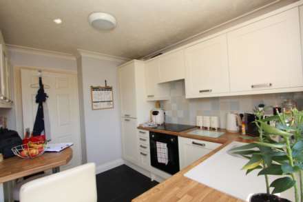 Pine Close Canvey Island, Image 5