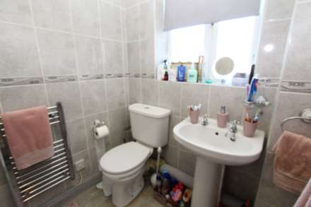 Pine Close Canvey Island, Image 7