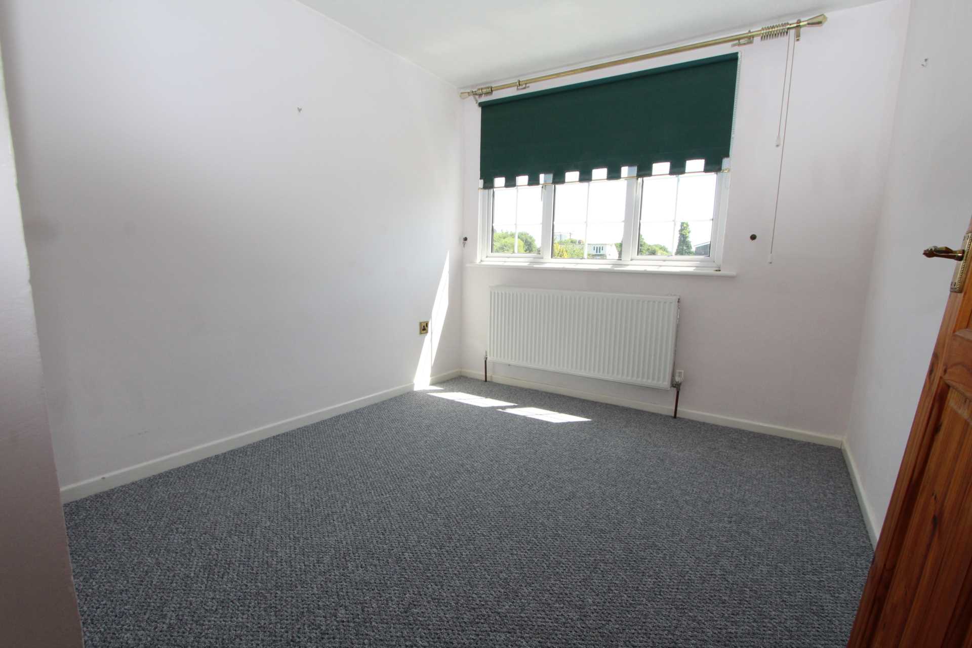 Langford Crescent, Thundersley, Image 10