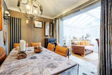 Rayleigh Road, Thundersley, Image 3