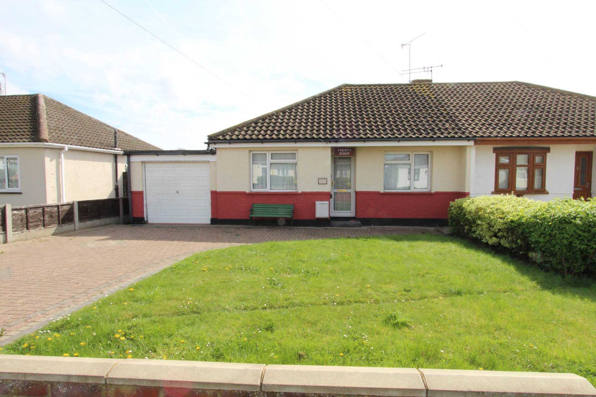 Cedar Park Close, Thundersley, Image 6