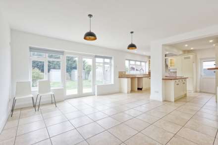 Park Road, Thundersley, Image 2