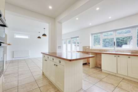 Park Road, Thundersley, Image 6
