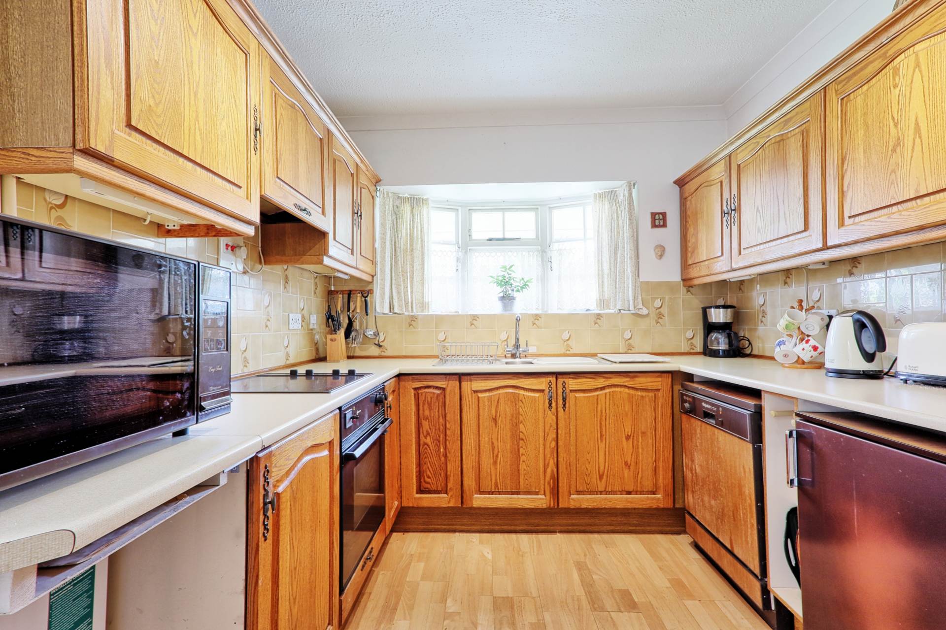 Daws Heath Road, Thundersley, Image 8