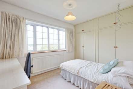 Daws Heath Road, Thundersley, Image 17