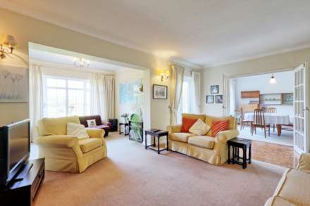 Daws Heath Road, Thundersley, Image 2