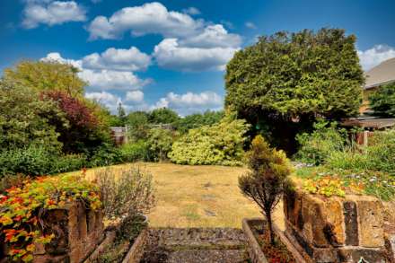 Daws Heath Road, Thundersley, Image 5