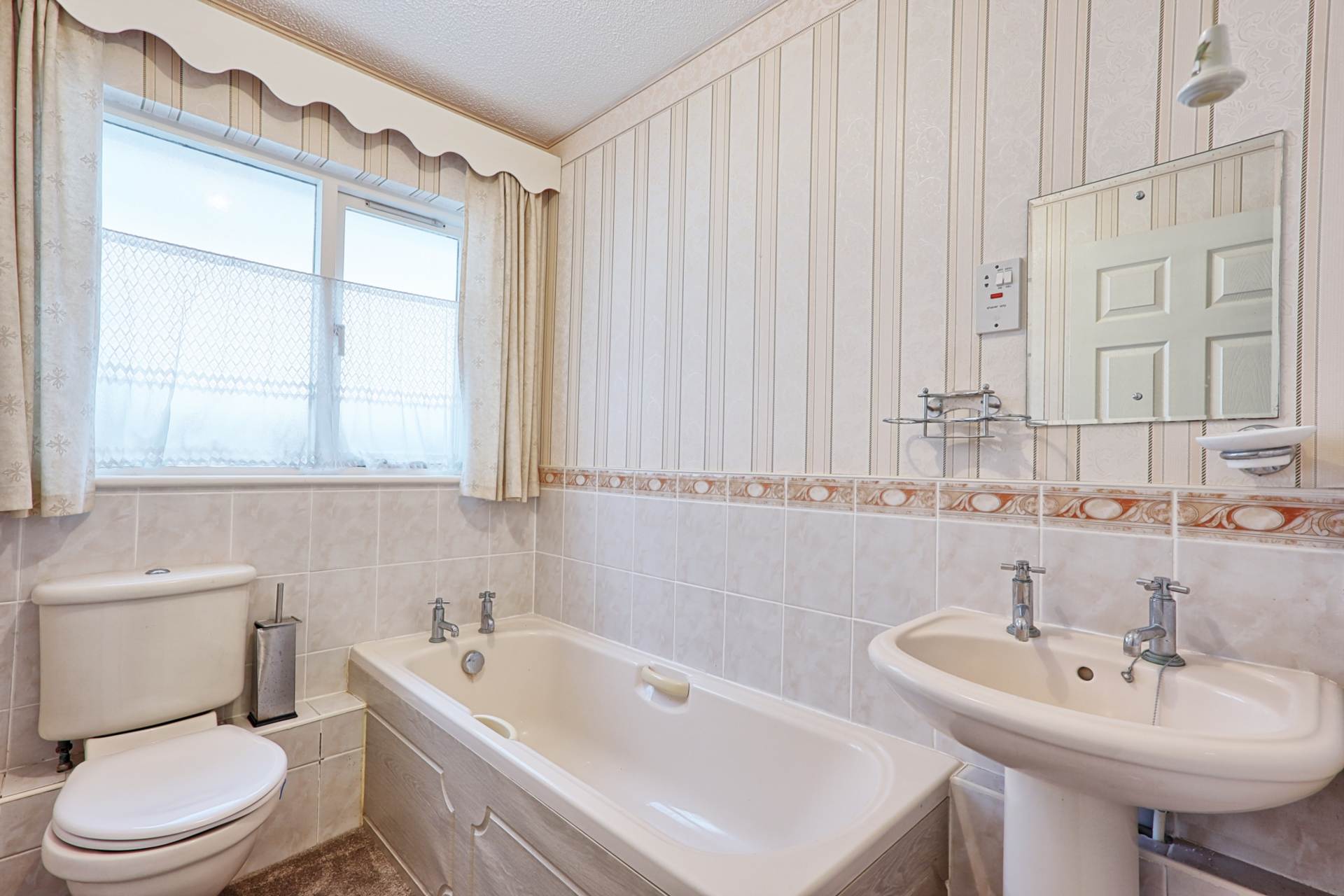 Cheltenham Drive, Leigh On Sea, Image 7