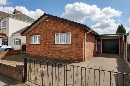 Property For Sale Cheltenham Drive, Leigh On Sea
