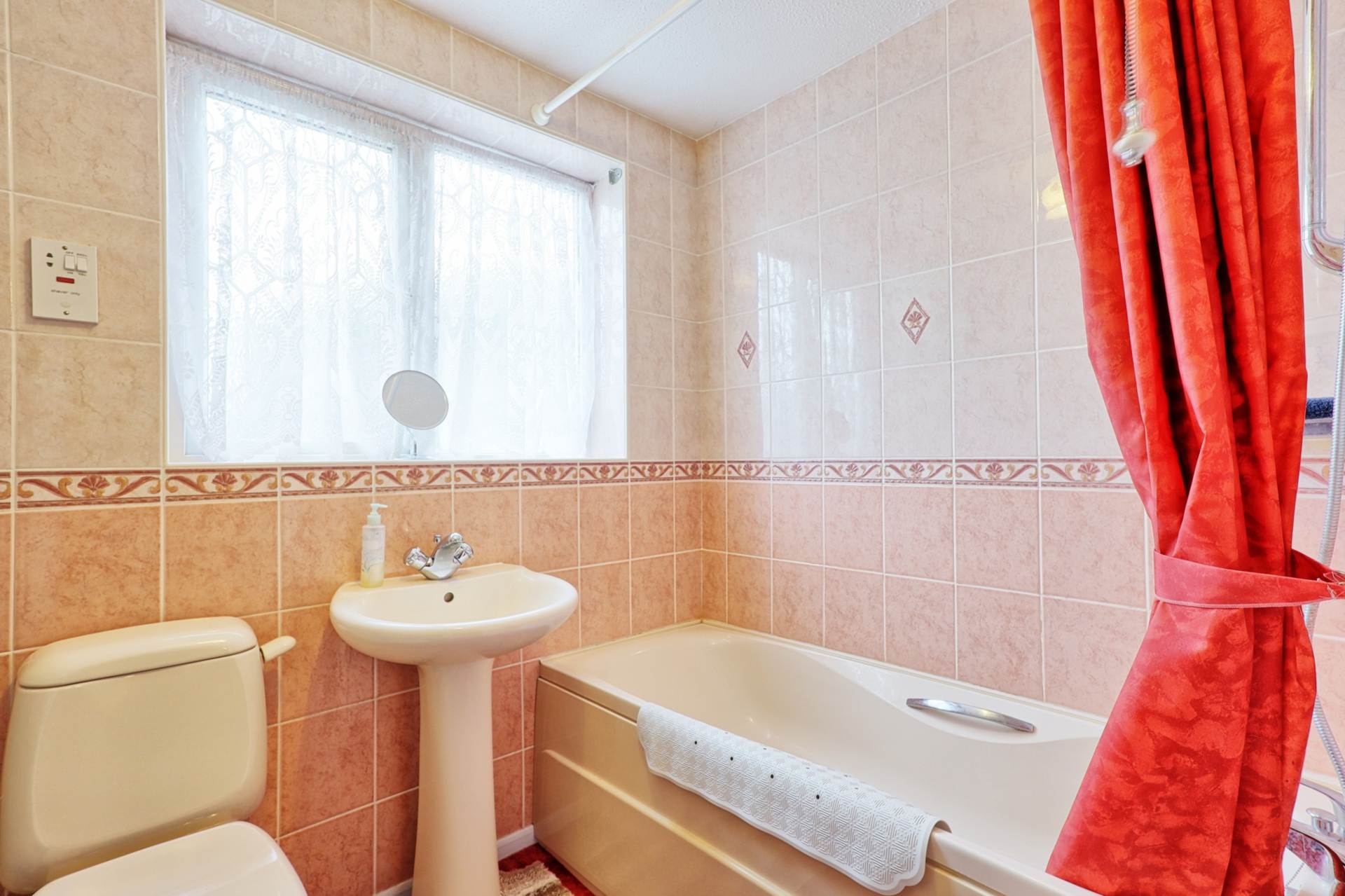 Asquith Gardens, Benfleet, Image 13