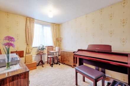 Asquith Gardens, Benfleet, Image 11