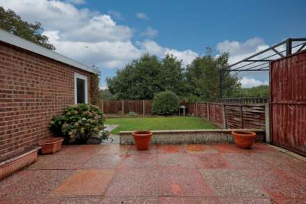 Asquith Gardens, Benfleet, Image 3