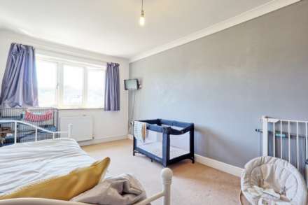 High Road, Hockley, Image 13