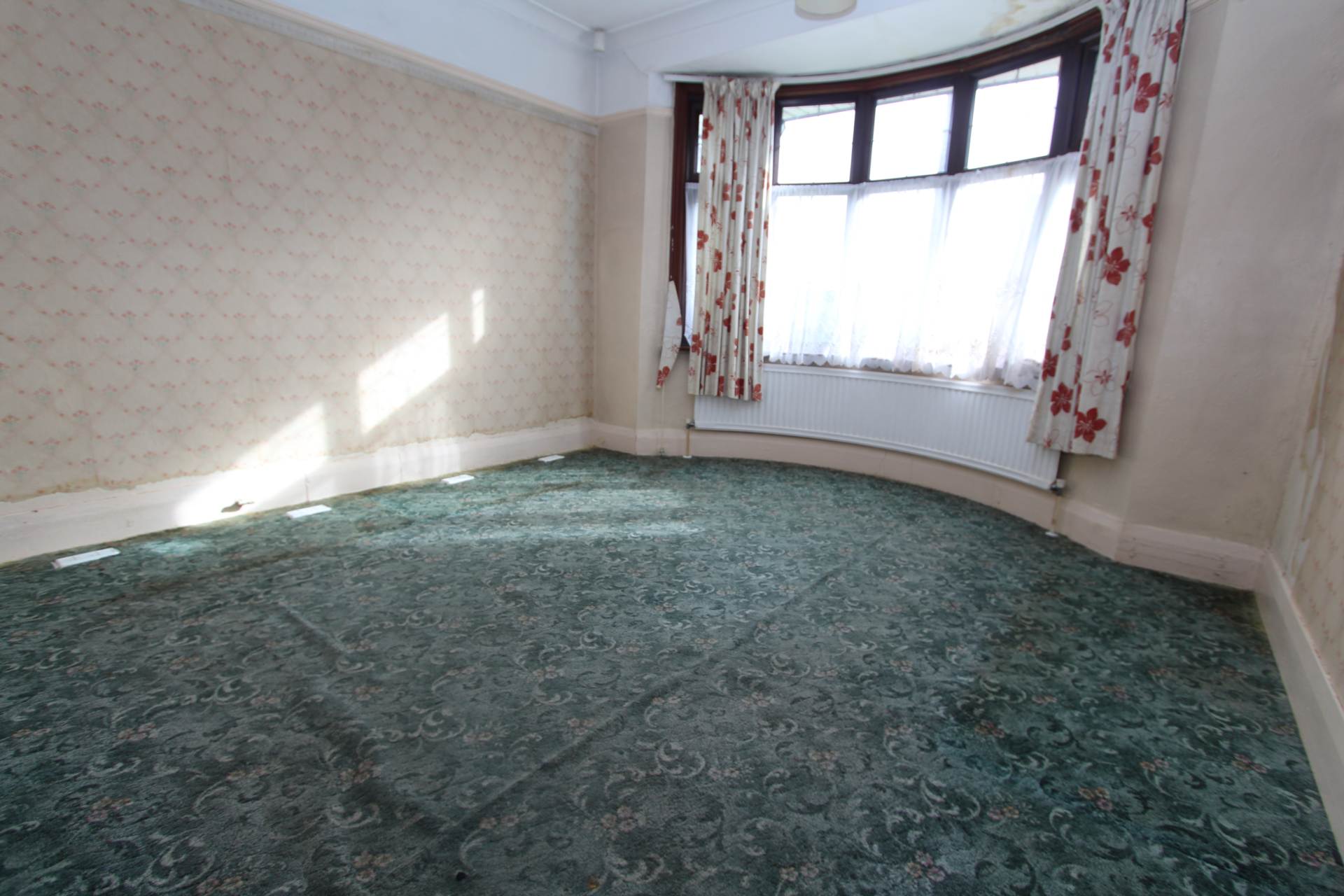 Raymonds Drive, Thundersley, Image 9