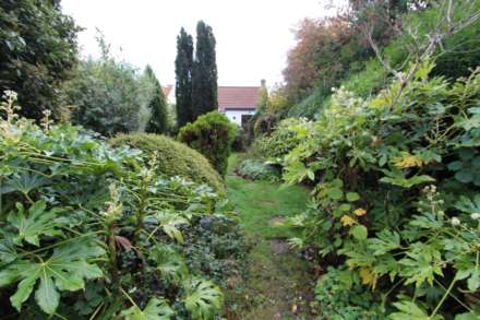Raymonds Drive, Thundersley, Image 2