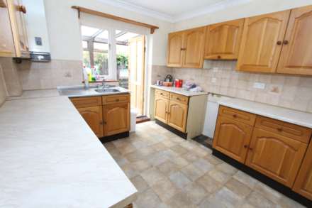 Raymonds Drive, Thundersley, Image 4