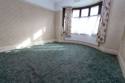 Raymonds Drive, Thundersley, Image 9