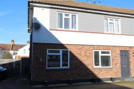 2 Bedroom Semi-Detached, Southend On Sea